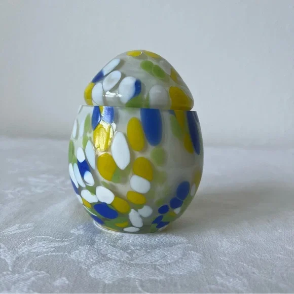 Anthropologie NIB Mini Cheena Egg Fresh White Cashmere & Musk Glass Candle - Picture 7 of 16